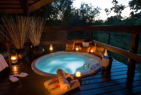 Romantic Hot Tub Ideas: Valentine's Day Edition!