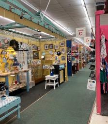 The Apple Tree Mall - Arts and Crafts Store in Branson