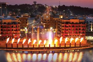 There is so much to do at the Branson Landing and it's all right on the edge of Lake Taneycomo.

Featured here is the Branson Landing Fountain Show.